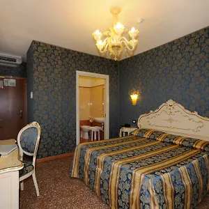 Il Mercante Di 3*, Veneza Itália
