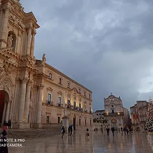 https://paolino-exclusive-rooms.sicilyhotelsitaly.net